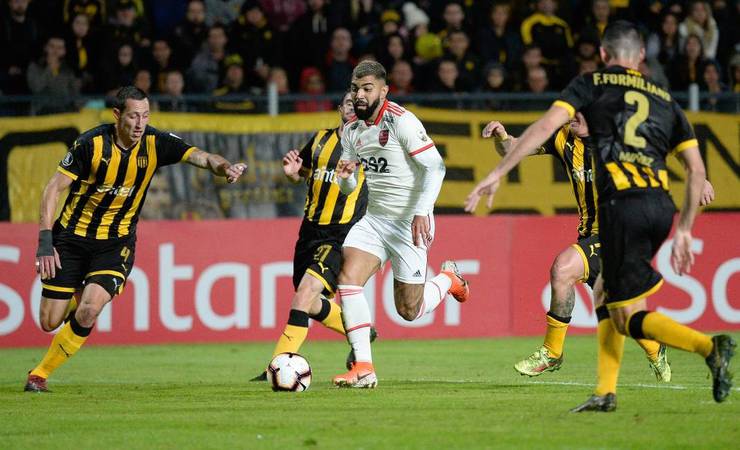 Flamengo segura empate com o Peñarol e avança às oitavas da Libertadores
