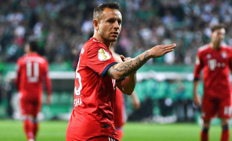 'Se voltar ao Brasil, dificilmente não será para o Flamengo', diz dirigente sobre Rafinha