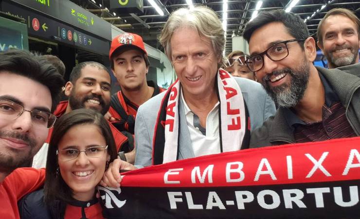Contrato curto, estilo de jogo e 'lobby' de boleiros: os motivos que fizeram o Flamengo contratar Jesus