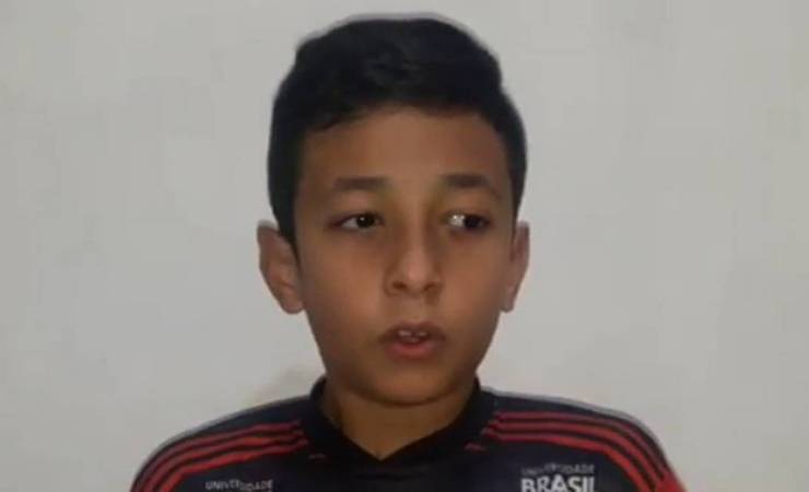 Família faz campanha por prótese de criança e ganha apoio de atleta do Flamengo