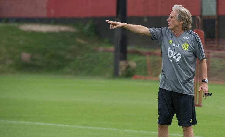 'Jesusmania' no Flamengo surpreende imprensa portuguesa: 'Nunca vi isso na Europa'