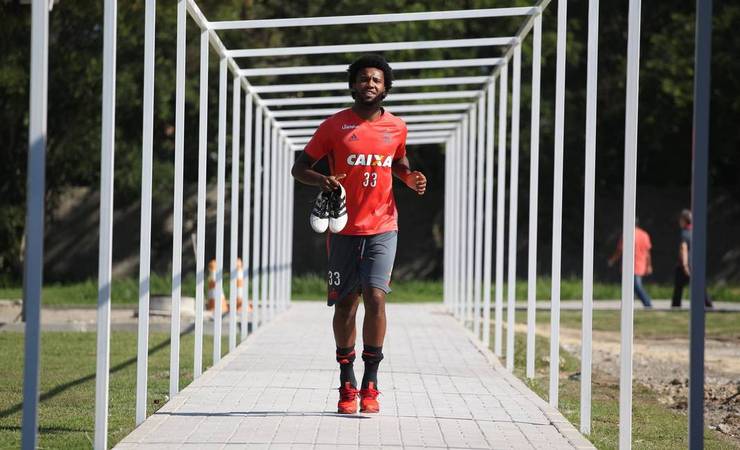 Possível alvo de vaias no Maracanã, Rafael Vaz diz sobre Flamengo: 'Só boas lembranças'