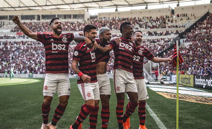 Flamengo goleia Goiás com atuação de gala comandada por Arrascaeta e Gabigol
