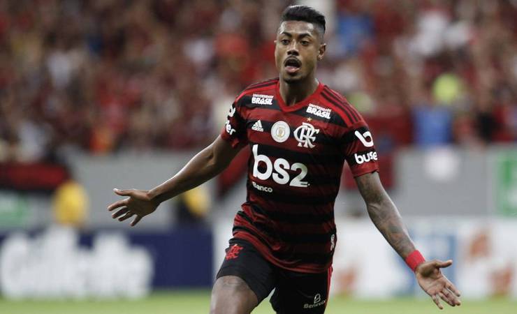 Bruno Henrique iguala marca de Guerrero no Flamengo com 16 clássicos a menos
