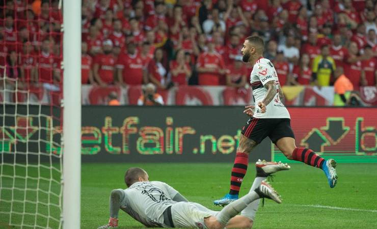 Flamengo passa pelo Internacional e pega o Grêmio na semifinal da Libertadores