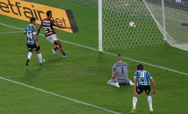 Libertadores: Flamengo massacra o Grêmio e volta à final após 38 anos