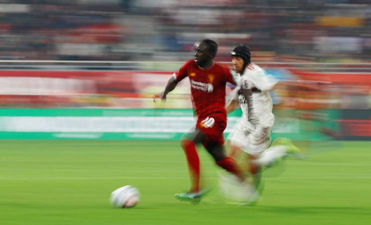 VAR anula pênalti, e Flamengo e Liverpool vão para a prorrogação; siga