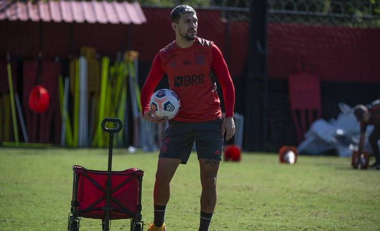 Flamengo e Arrascaeta afinam discurso de paciência; entenda o que clube e jogador querem em renovação