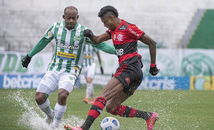 Especialista explica condições do gramado do Alfredo Jaconi em Juventude x Flamengo: 'Camada resistente à drenagem'