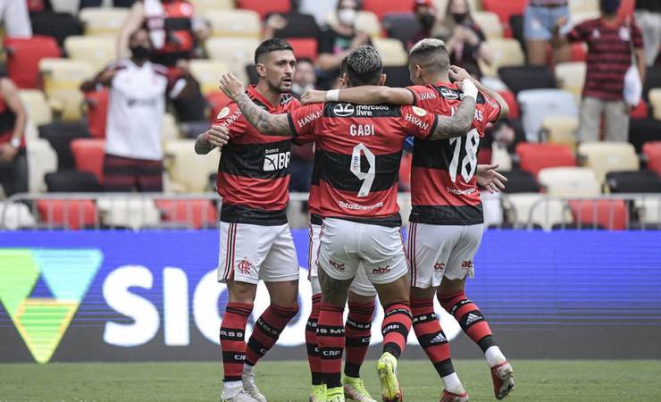 Flamengo faz 45 minutos quase perfeitos e volta a vencer e dar boa exibição no Brasileiro