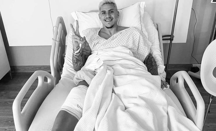 Pedro, do Flamengo, publica foto após cirurgia e agradece apoio: 'Vamos ao próximo passo'