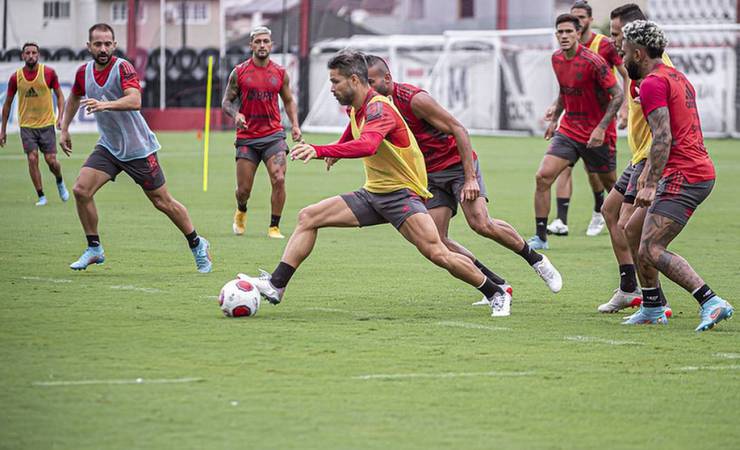 Flamengo mira Supercopa e segue rodízio no Estadual para evitar lesões
