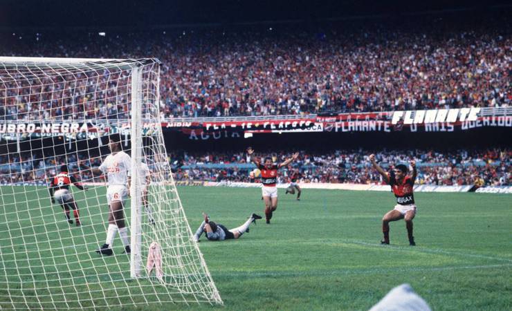 Legado eterno: Zico e Júnior marcam história do Flamengo com conquistas memoráveis