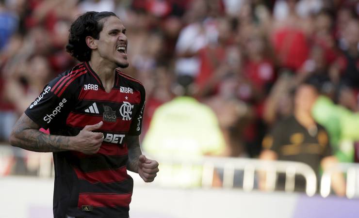 Flamengo goleia o Corinthians com volta triunfal de Pedro como titular