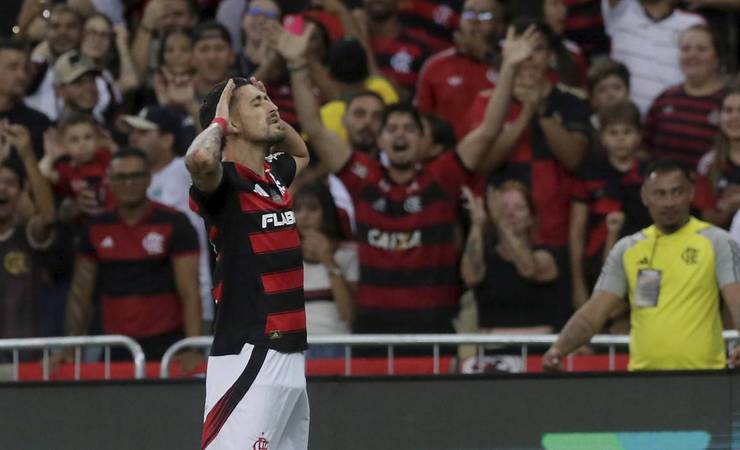 Flamengo vence o Bahia com gol de Arrascaeta e assume liderança provisória do Brasileirão
