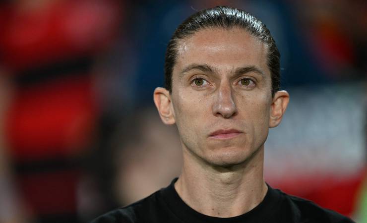 Filipe Luís critica arbitragem após empate do Flamengo com Grêmio no Maracanã