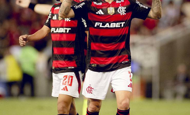 Líder silencioso e com renovação encaminhada, Varela recebe voto de confiança no Flamengo