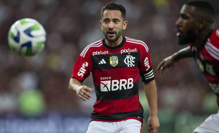 Flamengo aposta em perfil agregador para renovar com Everton Ribeiro