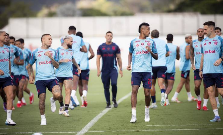 Quatro jogadores não viajam com elenco do Flamengo para estreia da Libertadores; veja nomes