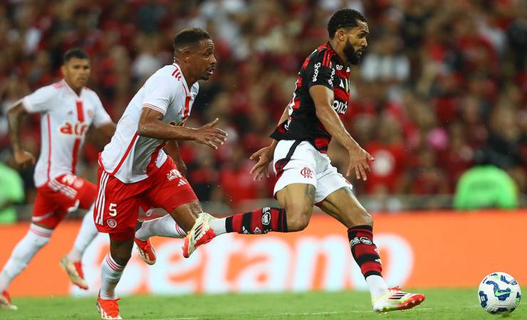 Em duelo de favoritos, Flamengo e Inter empatam em jogo bom e equilibrado na estreia do Brasileiro