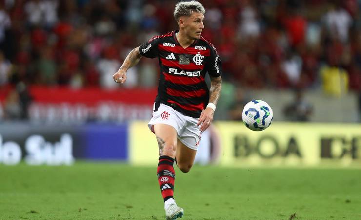 Boto esclarece sobre renovação de Arrascaeta com Flamengo e garante: 'Única prioridade é o Varela'