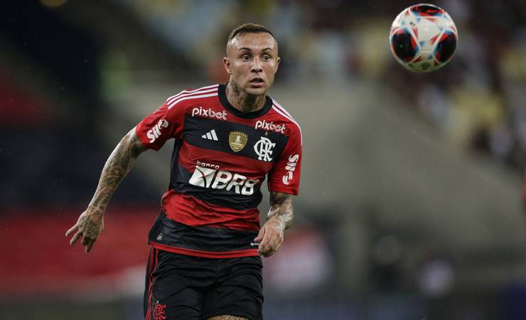 Everton Cebolinha, do Flamengo, sente incômodo no tendão de Aquiles e será reavaliado pelo clube