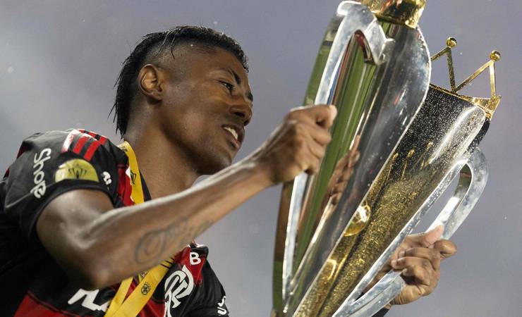 Flamengo: Decisivo na Supercopa, Bruno Henrique vira rosto à frente do grupo e reforça idolatria com torcida após saída de Gabigol
