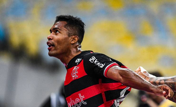 Alex Sandro vive expectativa em jogar pelo Flamengo no Mundial de Clubes: 'A gente vai conseguir comparar Brasil com Europa'