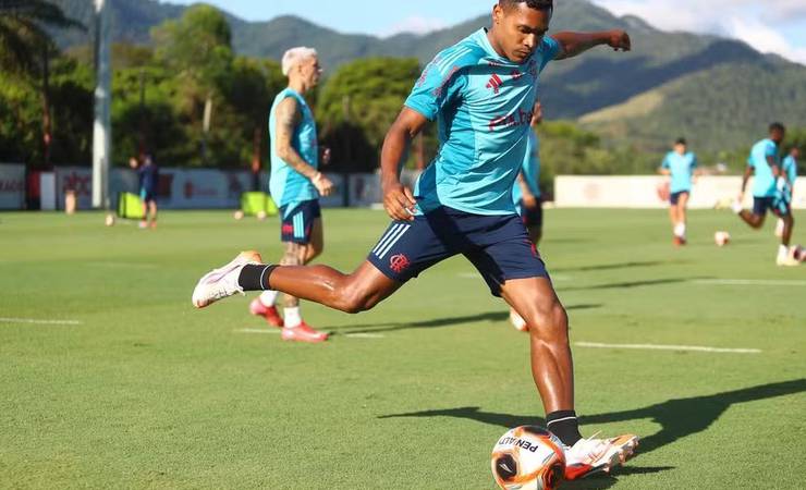 Flamengo: Juninho e Alex Sandro se recuperam de lesões e podem retornar contra o Vasco