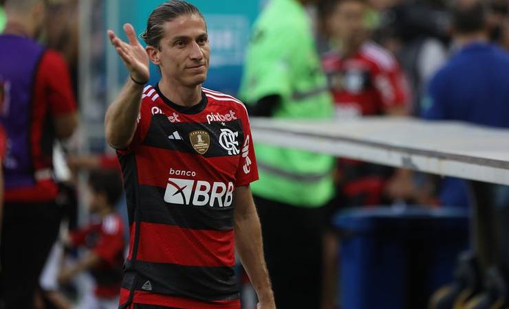 Filipe Luis anuncia aposentadoria e se despede do Flamengo: 'Sentimento de gratidão. Até breve'
