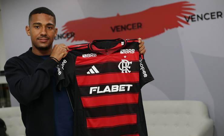'Chama o Samu': Flamengo anuncia Samuel Lino, contratação mais cara da história do clube