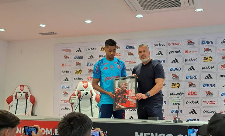Bruno Henrique se emociona ao lembrar trajetória de 100 gols pelo Flamengo: 'É para poucos. Eu venci'