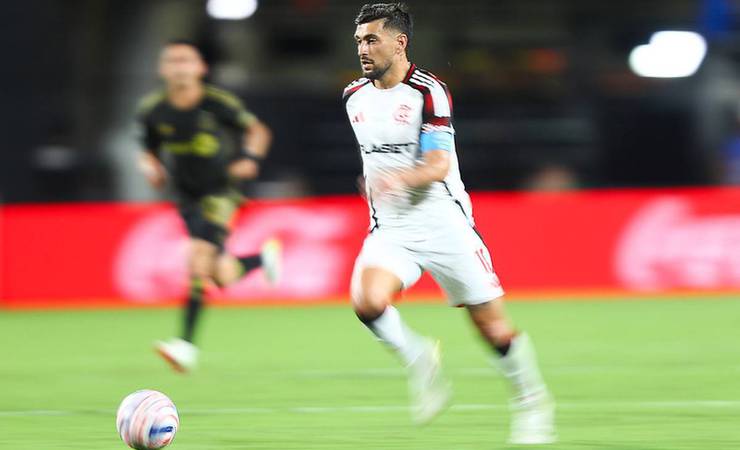 Filipe Luís afirma que Arrascaeta estará pronto para 90 minutos nas fases finais: 'Rende melhor quanto tem sequência'