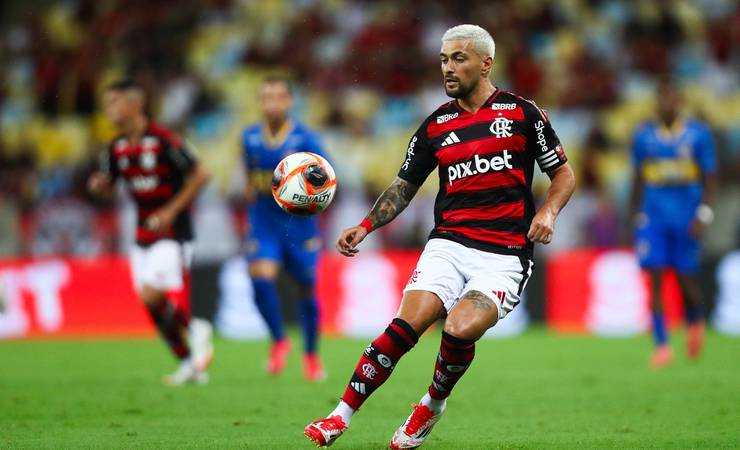 Além de De La Cruz, Arrascaeta e Varela ficam fora do clássico contra Fluminense; veja relacionados