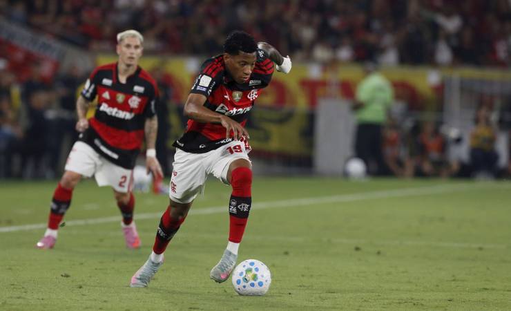 Plata lamenta desistência do Dínamo e reafirma foco no Flamengo