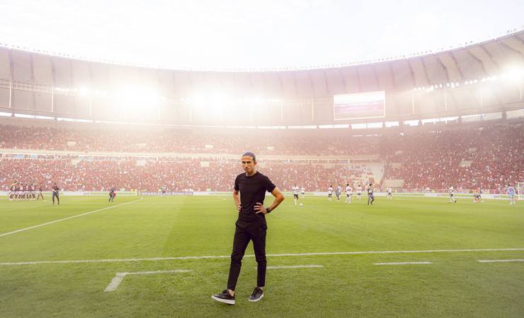 Com melhor ataque e defesa do Brasileirão, Flamengo iguala marca de quase 20 anos nos pontos corridos
