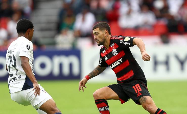 Flamengo empata com LDU, em Quito, e continua em terceiro lugar em seu grupo da Libertadores
