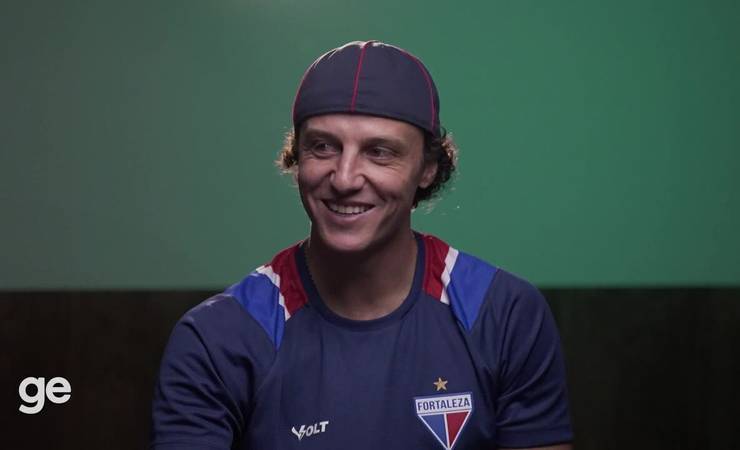 Personagem de cartaz em ringue de boxe para Flamengo x Chelsea, David Luiz diz: "Vai ser uma briga"