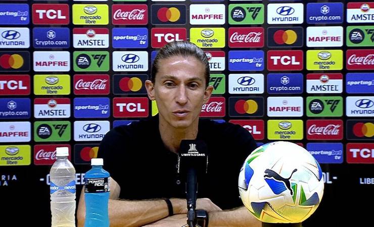 Em boa fase, Varela mostra segurança ao substituir Wesley em vitória do Flamengo na Libertadores