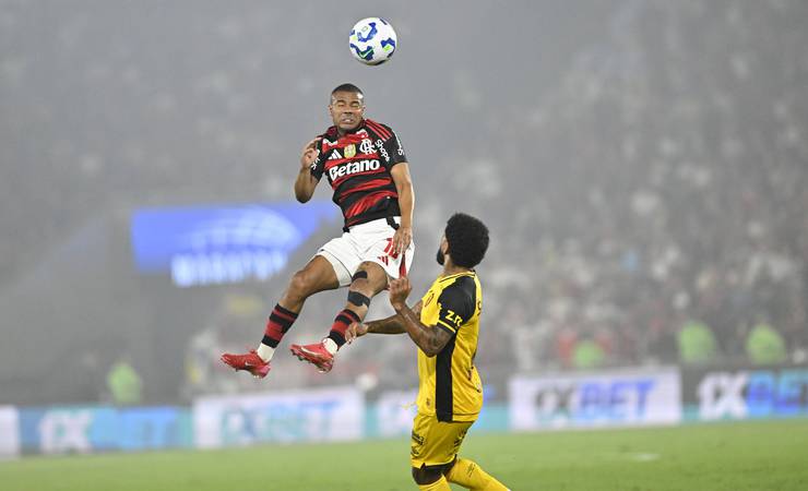 De la Cruz brilha em vitória sobre o Sport e ganha chance com lesão de Jorginho