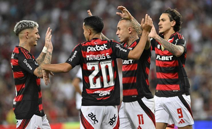Análise: Flamengo é dominante e crava classificação com reservas em ritmo de treino no Maracanã