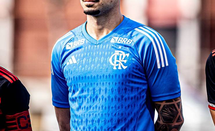 Da luta pela vida ao sonho: goleiro que venceu câncer deixa o Flamengo para jogar na Ucrânia