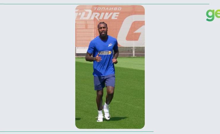 Gerson, ex-Flamengo, é recebido por Luiz Henrique e leva trote no Zenit; veja imagens