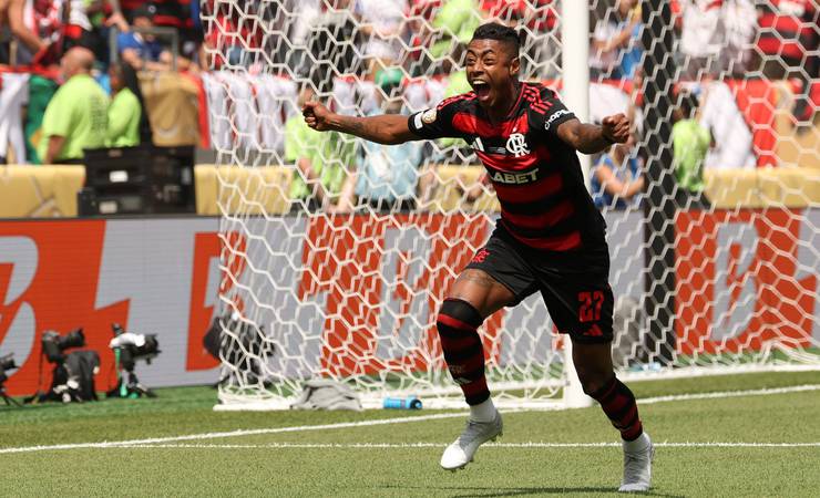 Bruno Henrique destaca papel da torcida na vitória do Flamengo: "Veio com a gente"