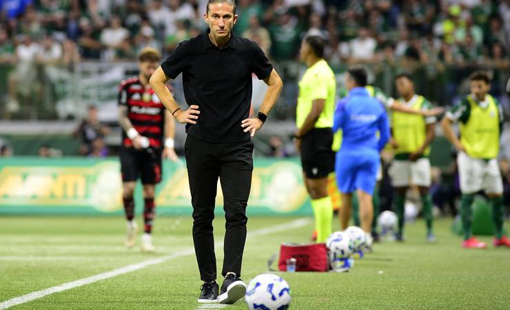 Filipe Luís elogia atuação do Flamengo, mas alerta: "Tem muito campeonato pela frente"