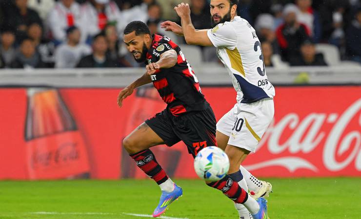 Flamengo não sofre, mas 'agride' pouco em jogo acessível