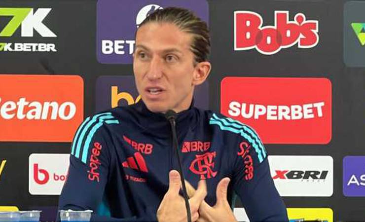 Com mais títulos do que derrotas como técnico, Filipe Luís diz: "Quero ficar muito tempo no Flamengo"