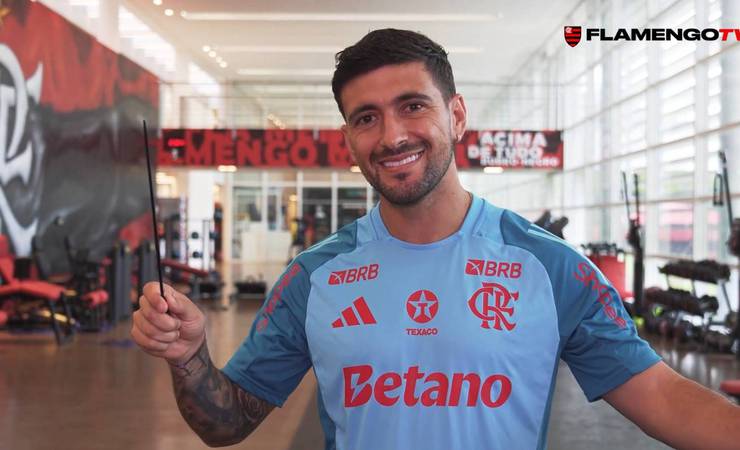 Flamengo retoma negociações para renovar contrato de Arrascaeta até 2028