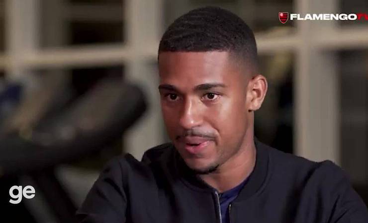 Em busca de atacante, Flamengo tenta convencer Beltrán, da Fiorentina, a atuar no Brasil