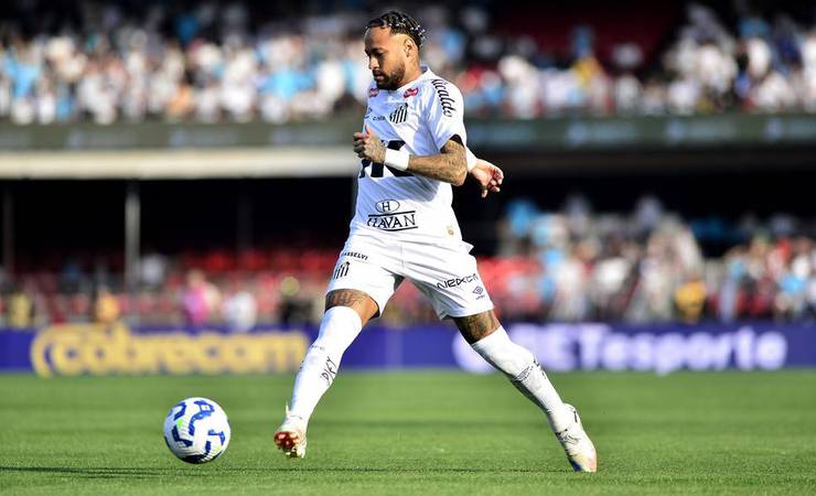 Neymar curte publicação do Flamengo e reitera críticas ao gramado sintético